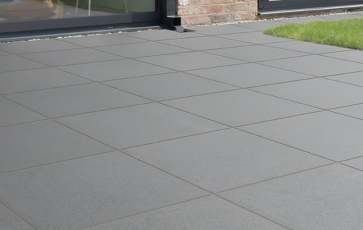 Low-maintenance concrete patio with modern finish in Pueblo, CO